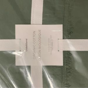NWT Crate and Barrel Organic King size duvet cover and two standard size shams